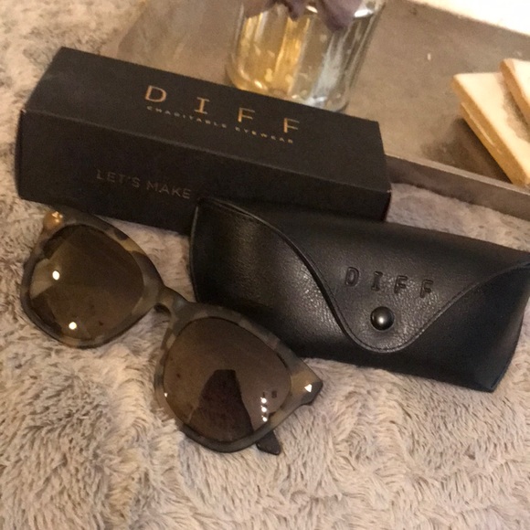 Diff Eyewear Accessories - DIFF Ryder tortoise sunglasses.